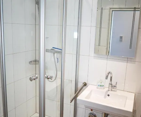 Nora * ווינטרברג